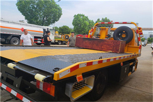 梅里斯达斡尔族区附近拖车电话号码服务