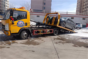 梅里斯达斡尔族区救援拖车费用怎么算